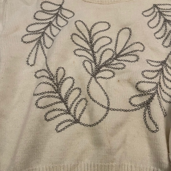 Few Moda White Sweater - Picture 4 of 4